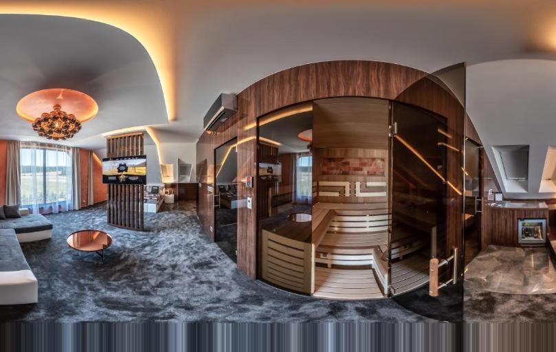 Aroma Gold Hotel Dolní Bousov Eksteriør billede
